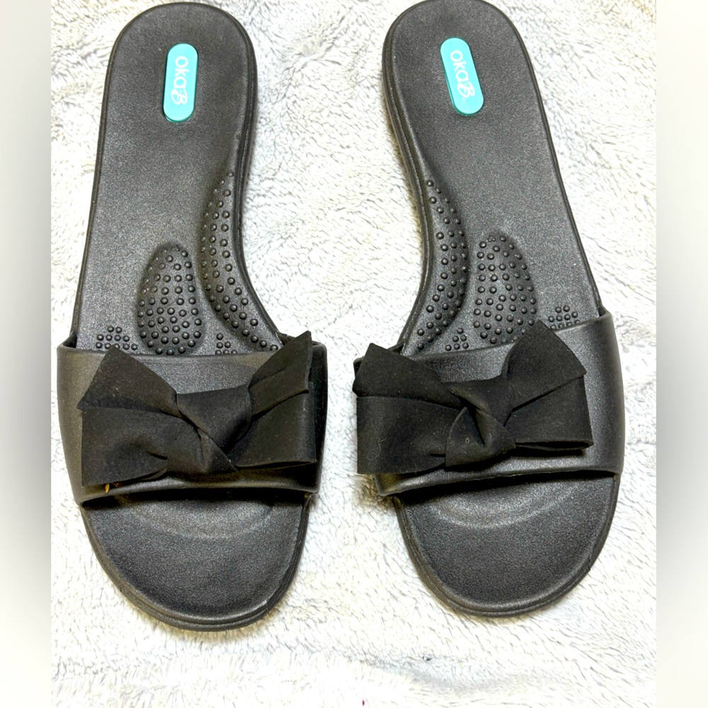 Black Minimalist Slide Sandals with Bow Detail